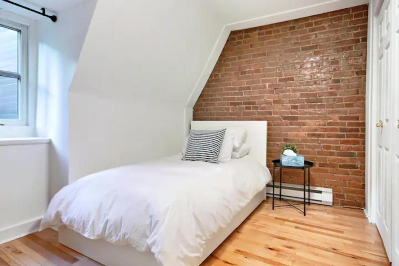 Golden Cross // Typical Old Quebec Appartement מראה חיצוני תמונה
